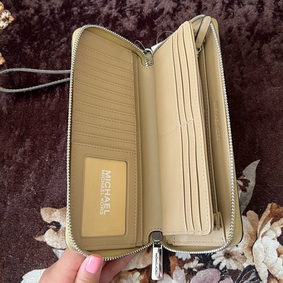 MICHAEL KORS Leather Camel Crocodile Embossed Continental Wristlet Wallet NWT - Picture 11 of 15